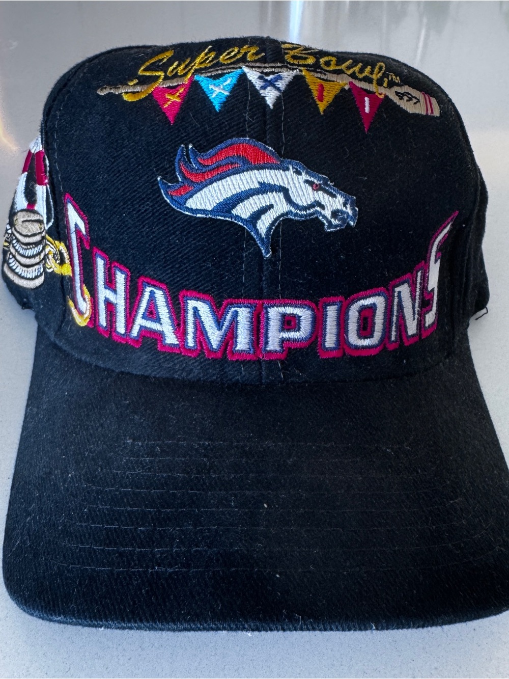 Vintage Denver Broncos Super Bowl XXXII Champions Logo Athletic Snapback Hat NFL